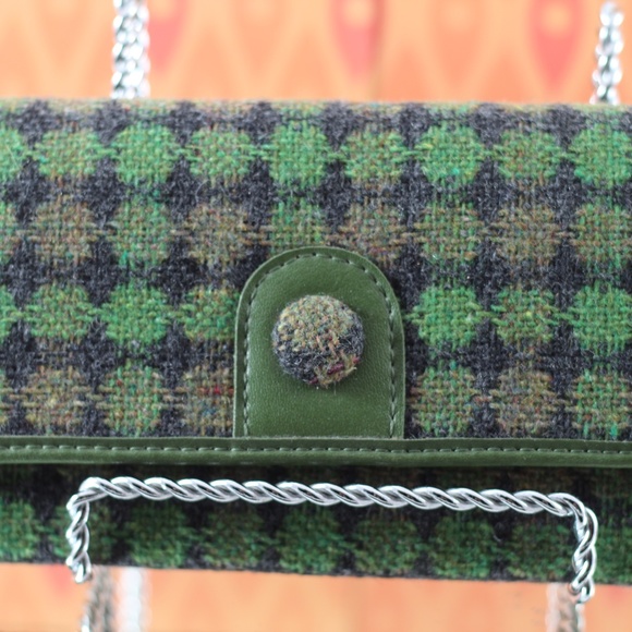 LOFT Green Fabric Wallet - Picture 2 of 10